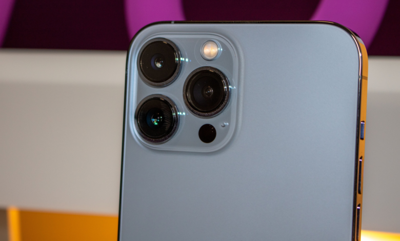 Multiple Camera Lenses on Smartphone